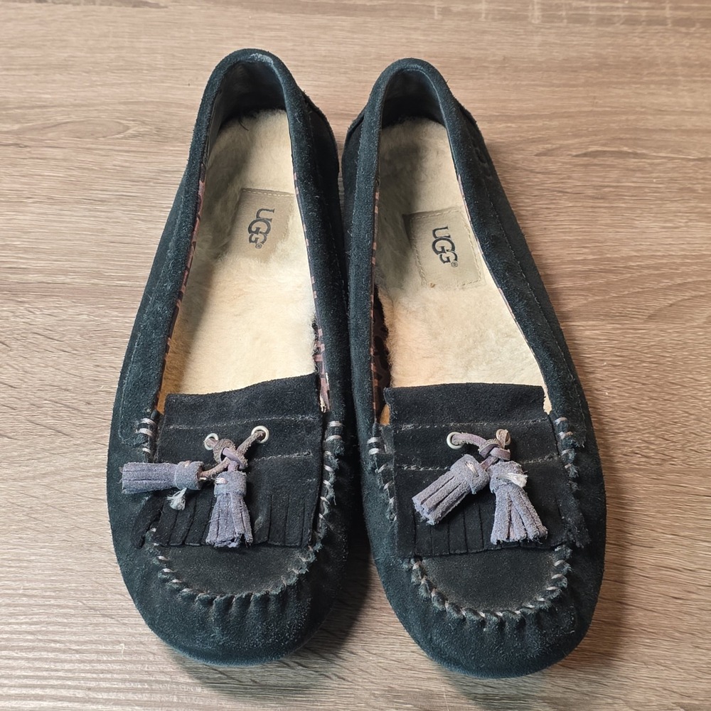 UGGS Lizzy Moccasin Slippers with Tassel in Black Women's Size 8